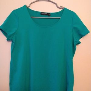 LAST CHANCE TO BUY/GONE Tuesday...... Green Top  Petite/Large